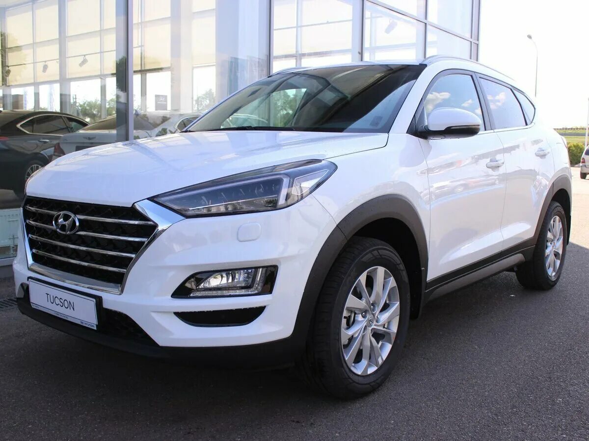 Хендай Туссан 2019 белый. Hyundai Tucson 2020 белый. Таксон нëндай новый белый. Новый хёндай Туссан белвй.