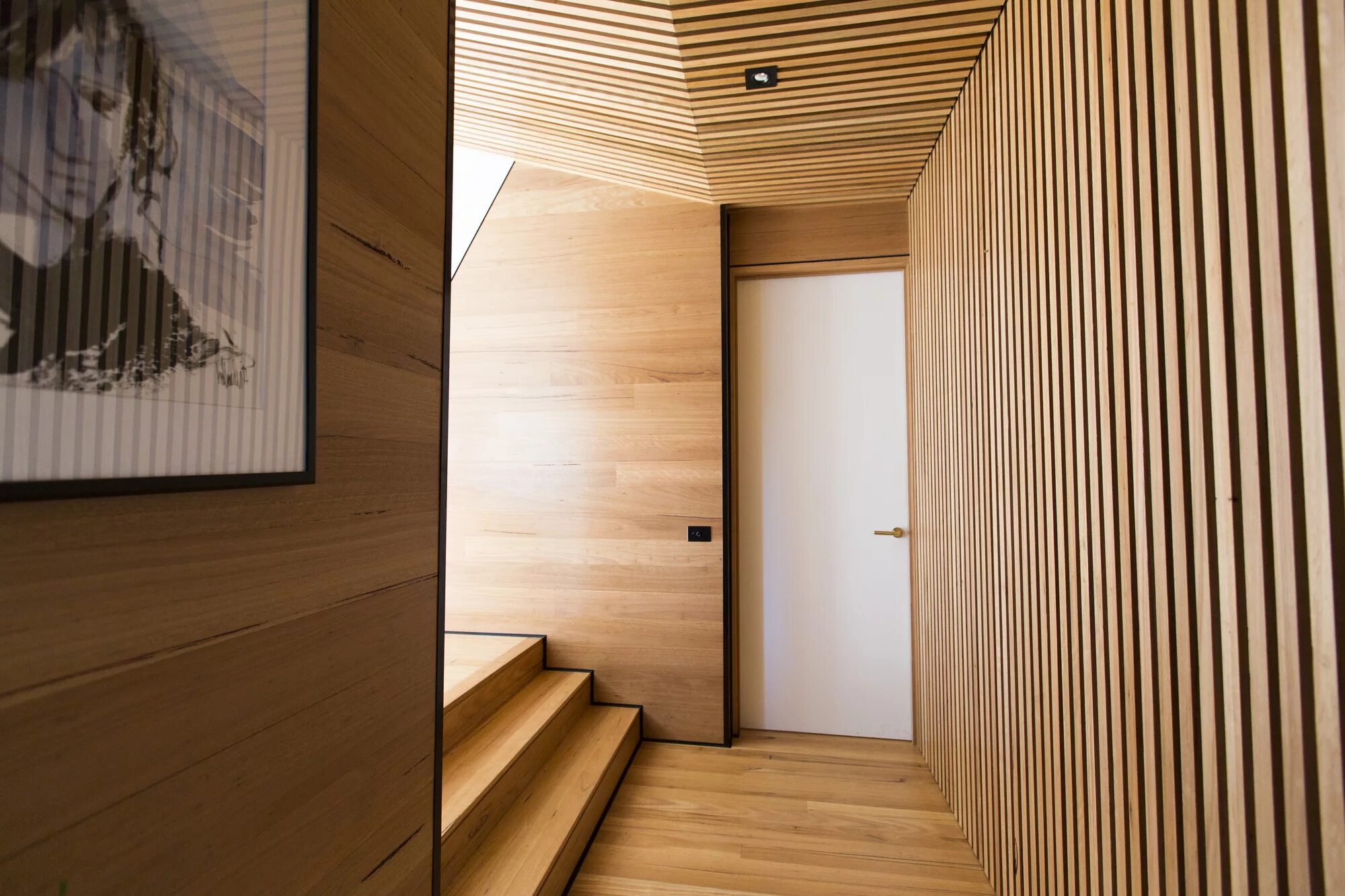 шпонированные панели eurodom. панно из реек. декоративные рейки для вывесок. рейки деревянные для декора. шпонированные панели wallhof wood "тик".