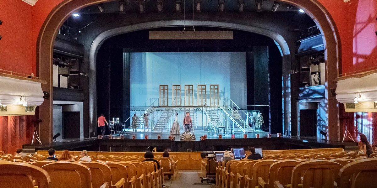 Новая сцена мариинского театра санкт-петербург. Проходчиков. Е. Театр для детей и молодежи череповец. Театр новый город.