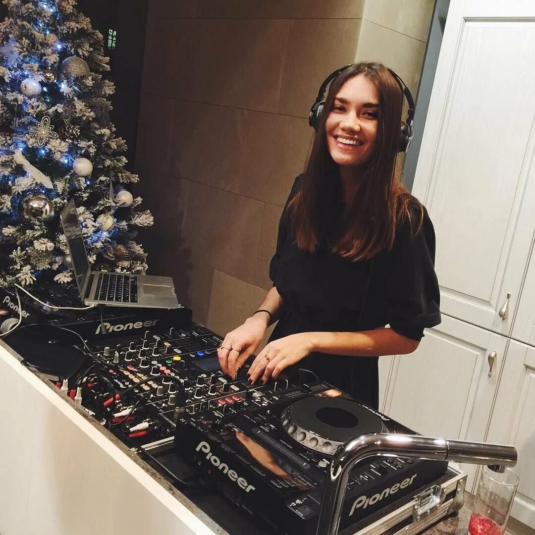 Карина Истомина Apple Music
