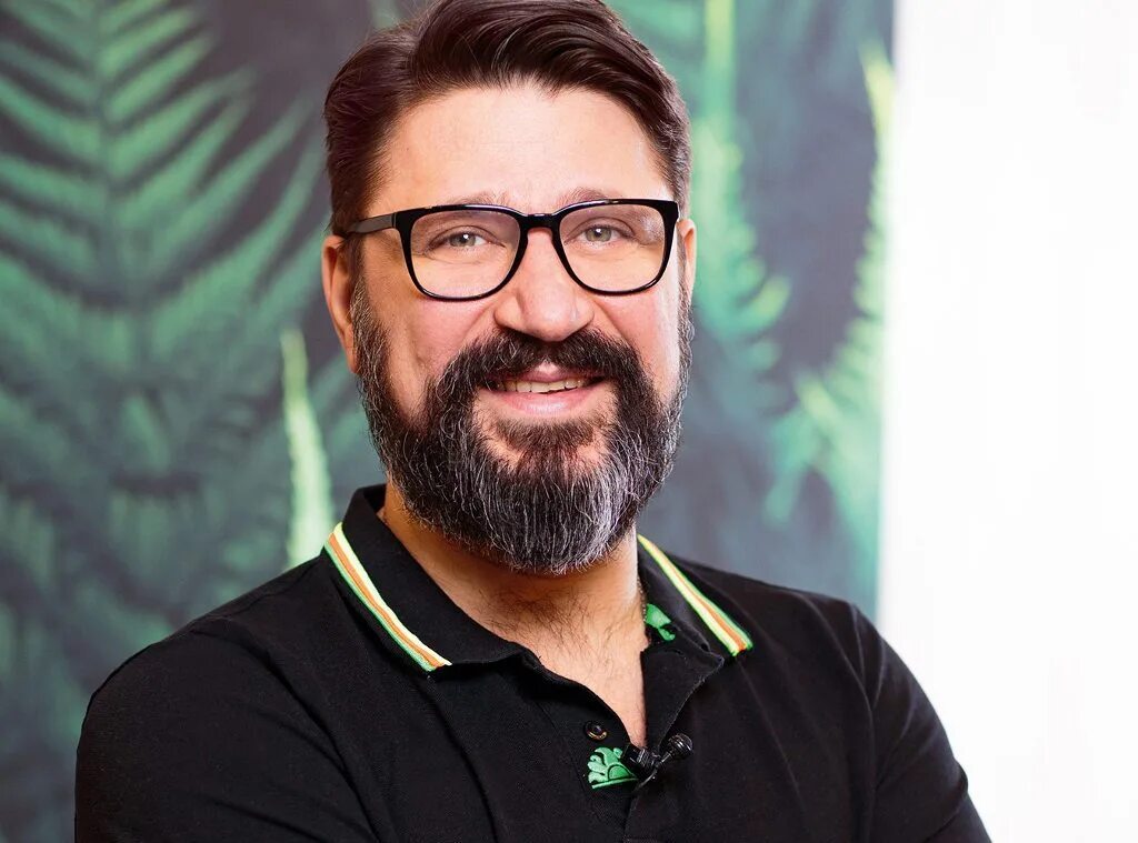 Актер виктор логинов фото Виктор Логинов: "Невероятно благодарен жене за поддержку" WomanHit Дзен