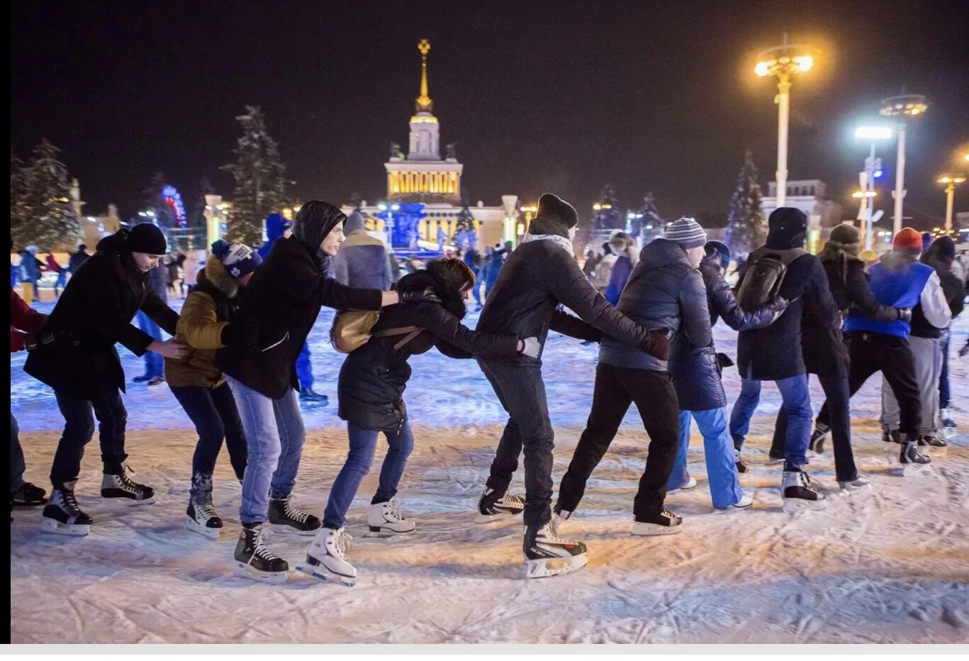 Студенты отмечают татьянин день. Татьянин день мгу. Татьянин день. С днем студента 25. День студента на красной площади.