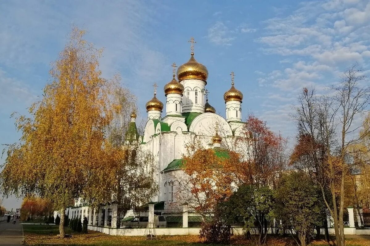 Октябрь йошкар. Храм Рождества Христова Йошкар-Ола. Церковь Рождества Христова в Йошкар-Оле, Йошкар-Ола. Рождественская Церковь Йошкар-Ола. Христова Йошкар-Ола храм Рождества Христова.