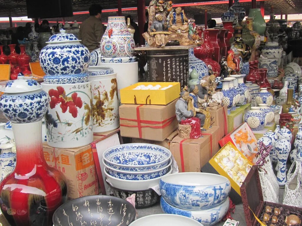 китайский рынок в китае. китайский магазин. пекин pearl market. антикварный рынок пандзяюань. сувенирная лавка китай.