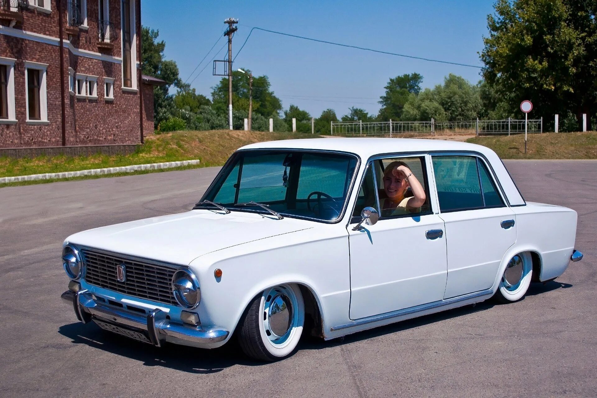 Сделай классика. Ваз 2101 стенс белая. ваз 2101 классика. ваз 2101 stance белая. ваз 2101 классика белая.