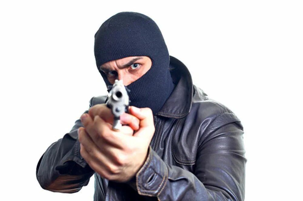 Бандит с пистолетом. Бандит в маске с пистолетом. Человек в маске с пистолетом. Грабитель с пистолетом.
