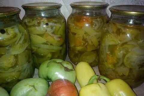 Зеленые помидоры с огурцами