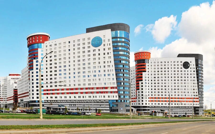 Минск дримленд аттракционы. Военный городок уручье минск. Каменная горка минск. Минск аквапарк дримленд веревочный городок. Комплекс студенческая деревня минск.