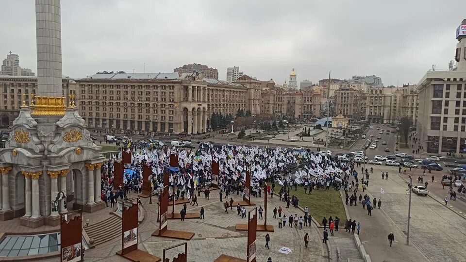 Движение киев. Киев майдан. центр киева майдан. киев майдан 2025. майдан незалежности 2025.