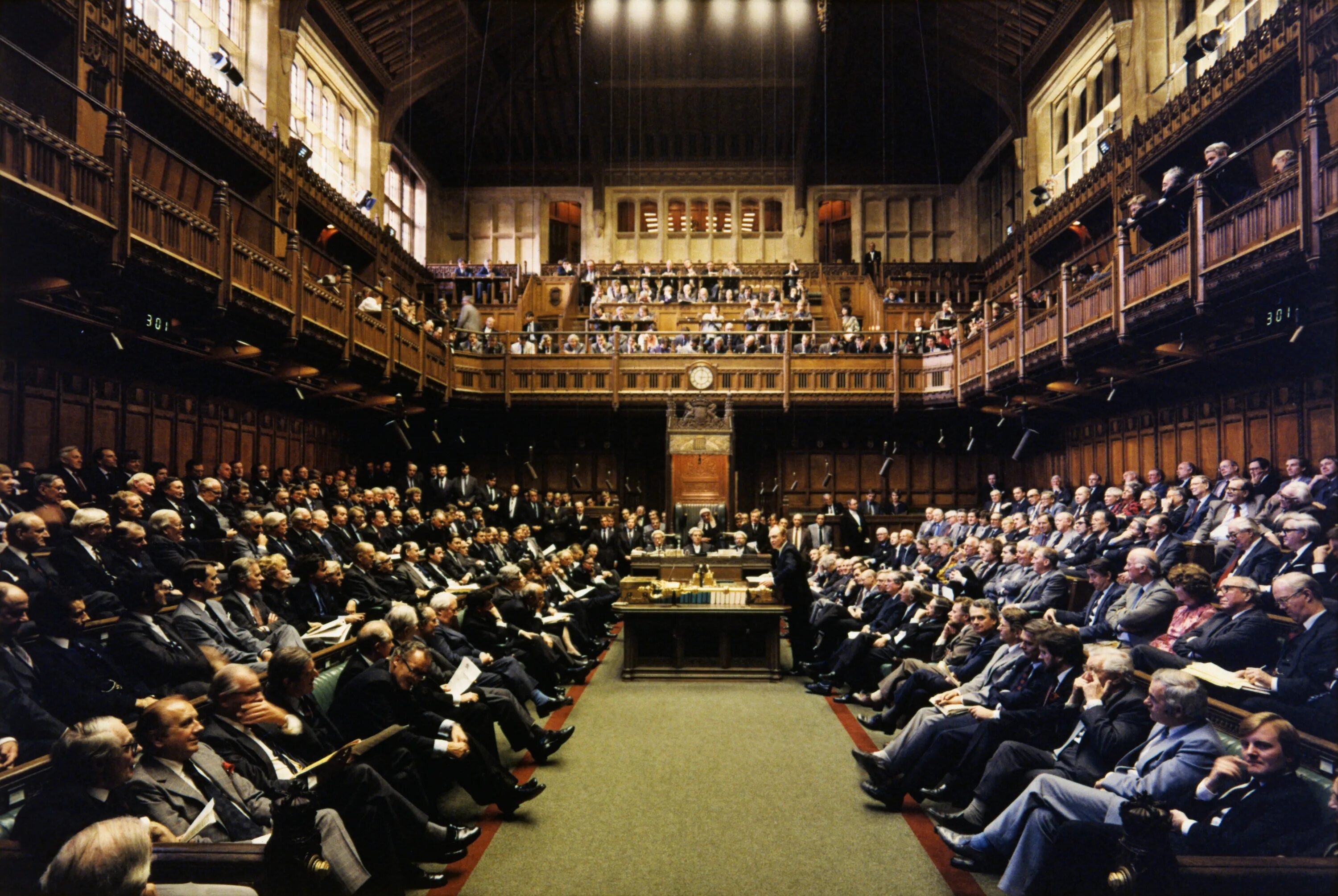 В каком году первый парламент англии. Палата общин Великобритании 20 век. Британский парламент 20 век. Палата общин Великобритании 19 век. Палата лордов Великобритании 19 век.