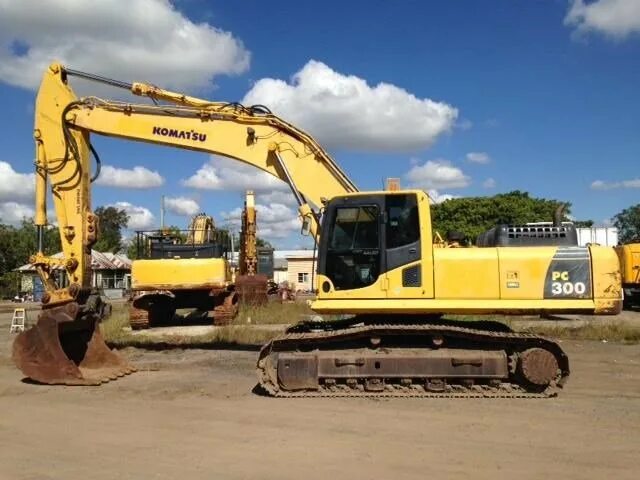 Экскаватор комацу 300. Экскаватор комацу рс300-7. Экскаватор komatsu pc300-7. Хендай 300. Экскаватор комацу 300.