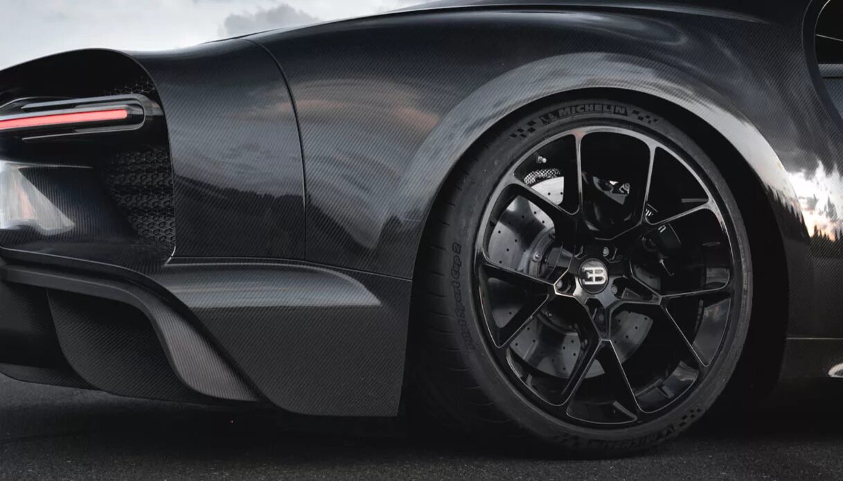 Шины бугатти. Bugatti chiron шины. покрышка бугатти. колеса бугатти. резина для бугатти.