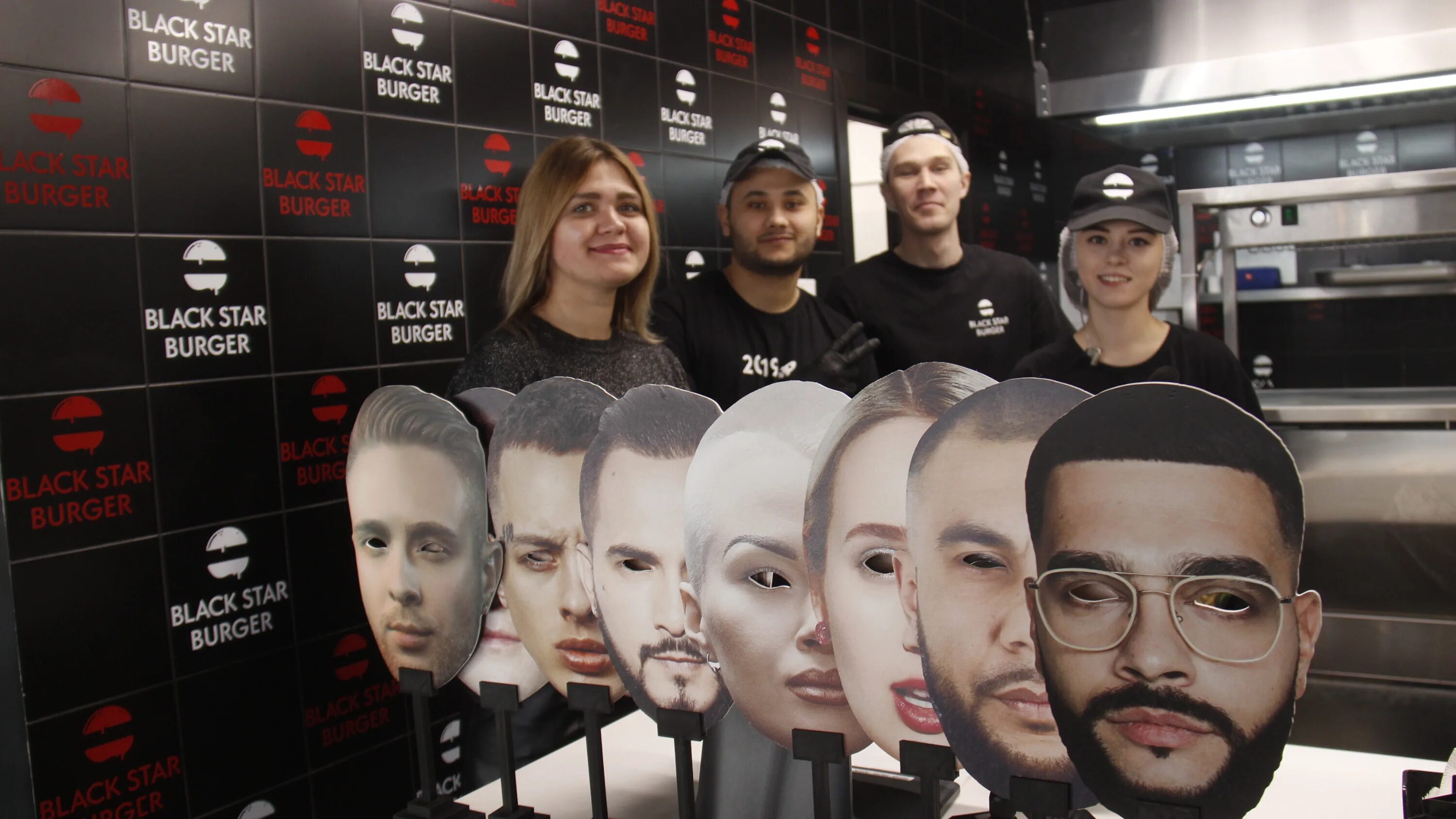 Блэк стар телефоны. Тимати блэк стар. блэк стар бургер сургут. тимати блэк стар бургер. звезды блэк стар.