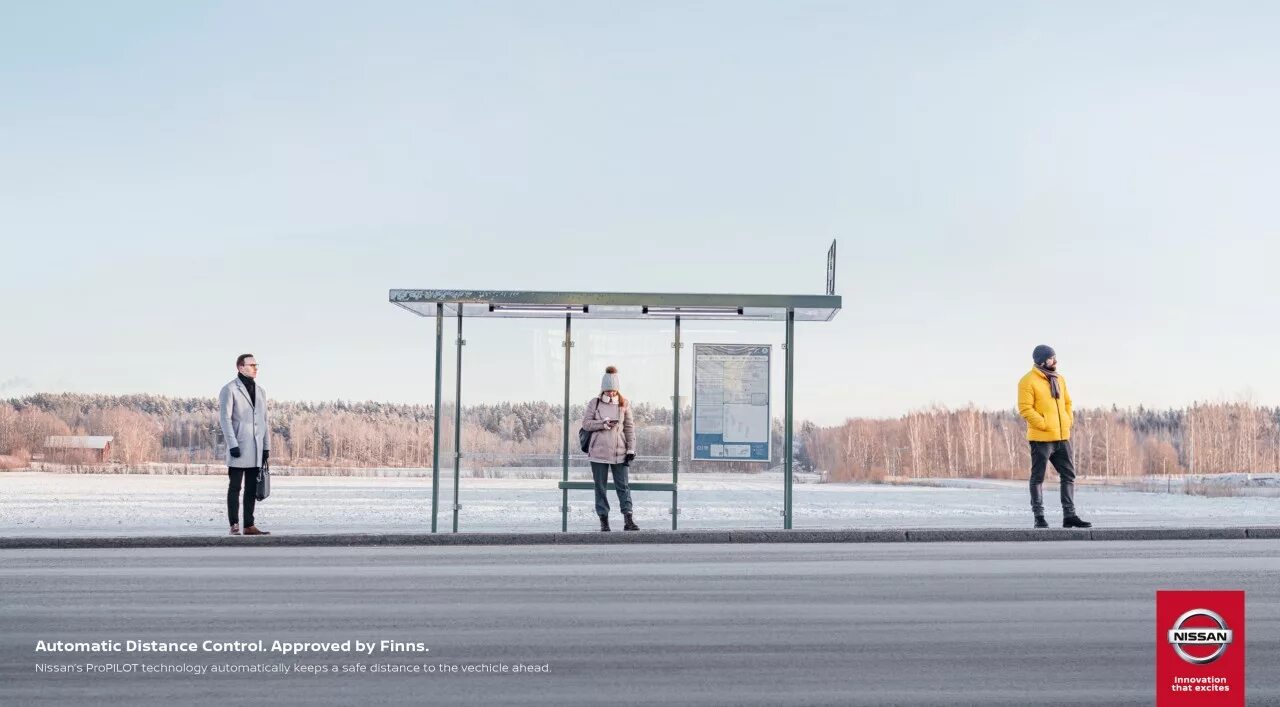 Аня ждет автобус на остановке. Остановки в Финляндии. Автобусные остановки в Финляндии. Люди на остановках в Финляндии. Очередь на остановке в Финляндии.