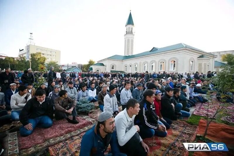 Курбан байран в Оренбурге. Праздник в мечети. Ураза байрам. Байрам праздник мусульман.