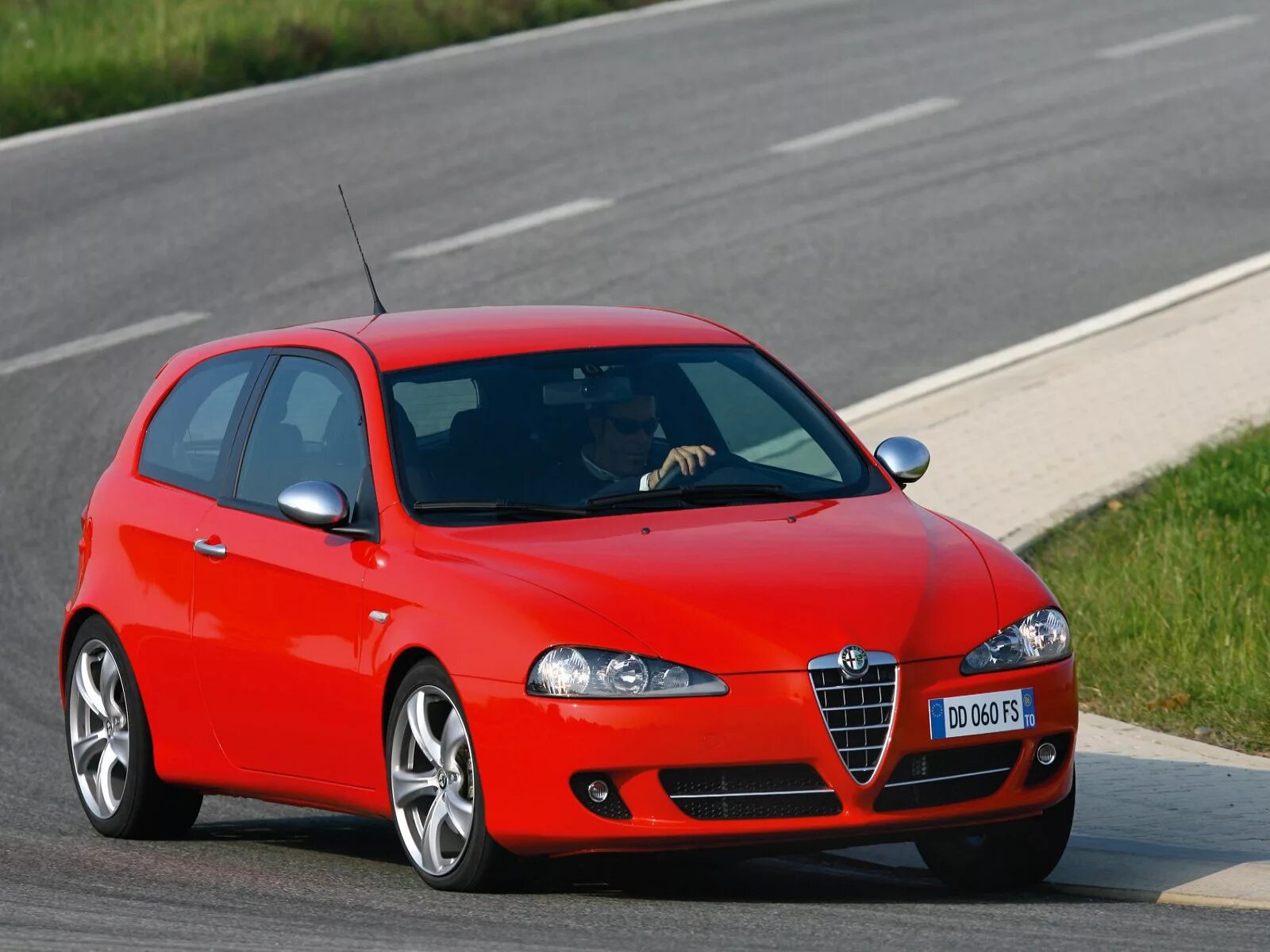 1.6 альфа ромео. Alfa Romeo 147. Alfa Romeo 147 gt. Alfa Romeo 147 1. Alfa Romeo 147 2004.