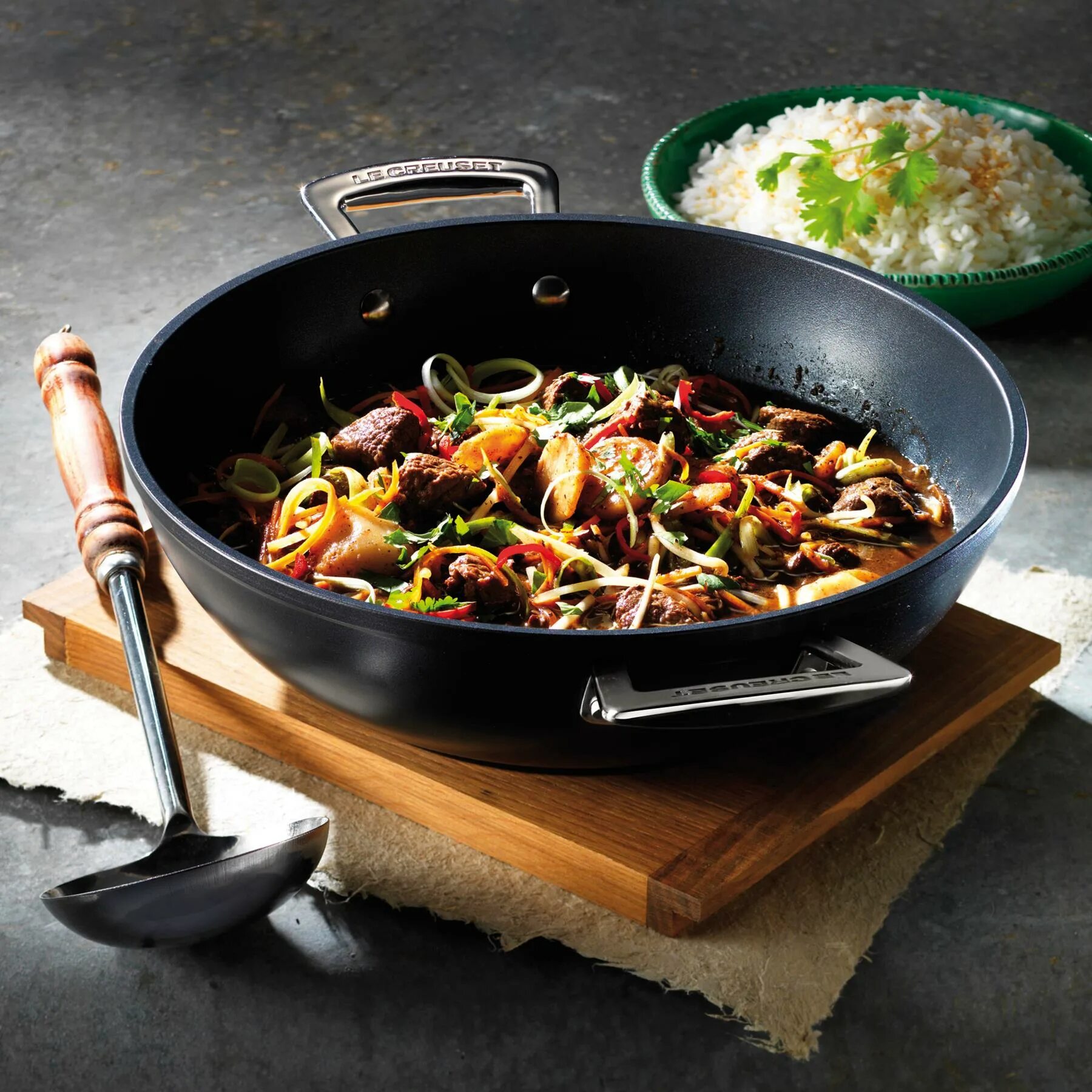 Виды вока. Вок le Creuset. Сковородка Supra Wok. Wok Lagman. Сковорода вок wp 34 Wokpan.