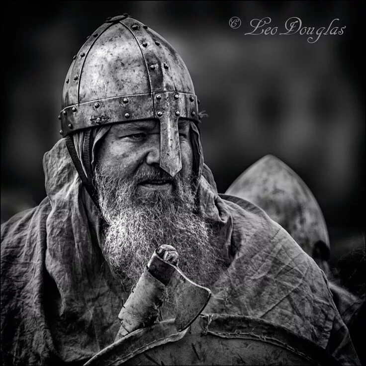 Викинг русич. Воин викинг и воин русич. славянский воин русич. русичи воины. шлем славянского воина.