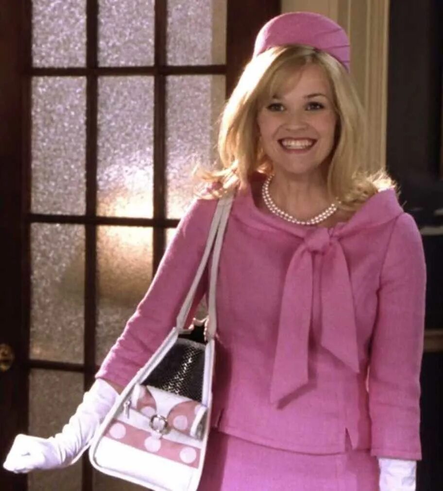 Сыграла главную роль блондинка в законе. Риз уизерспун 2001. Сыграла главную роль блондинка в законе. Эль вудс блондинка в законе. Риз уизерспун блондинка в законе.