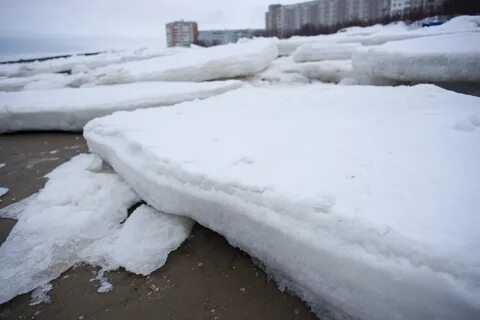 Чистый снег тает быстрее грязного