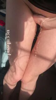 Pissing through her hand - video 2 - ThisVid.com.