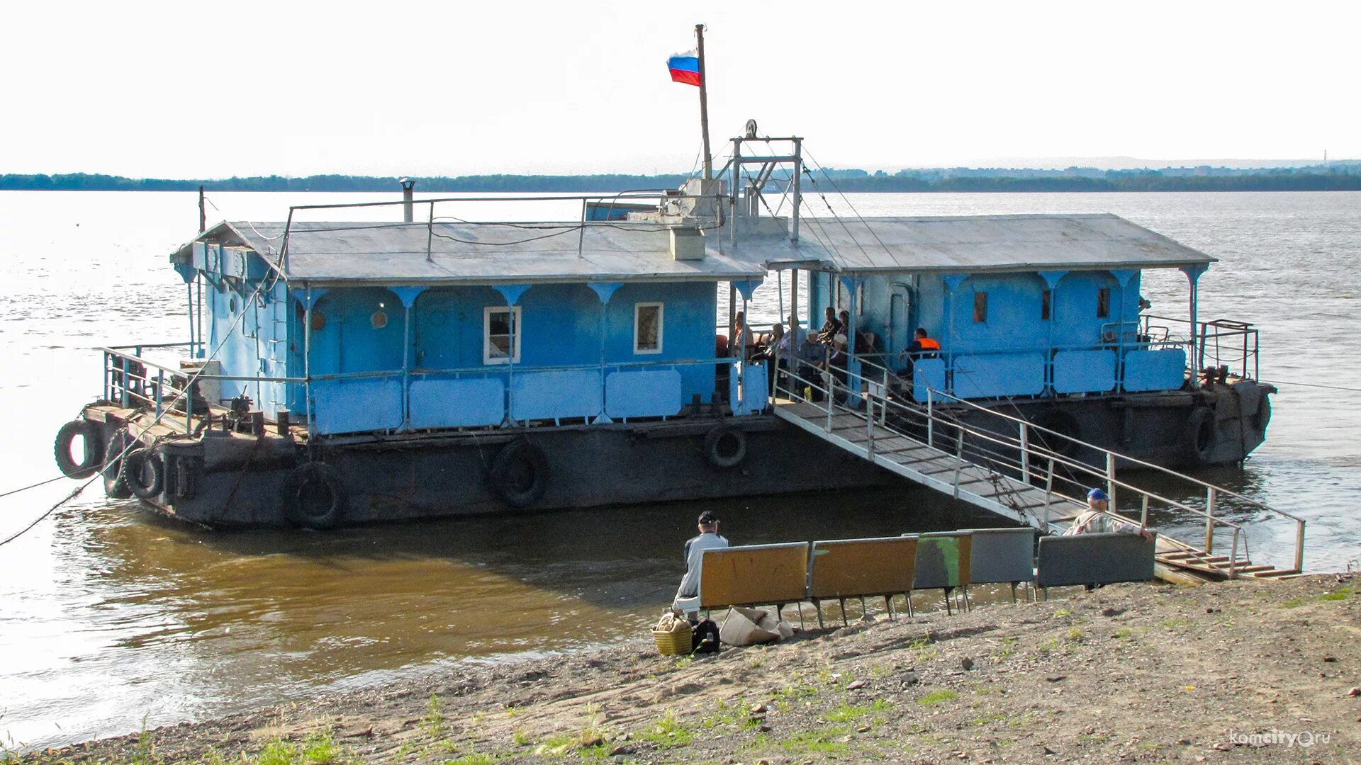 Уровень воды никольское. Хабаровск дебаркадер на Амуре. Дебаркадер Пристань Пивань Хабаровск. Метеор Комсомольск на Амуре. Порт Комсомольск на Амуре.