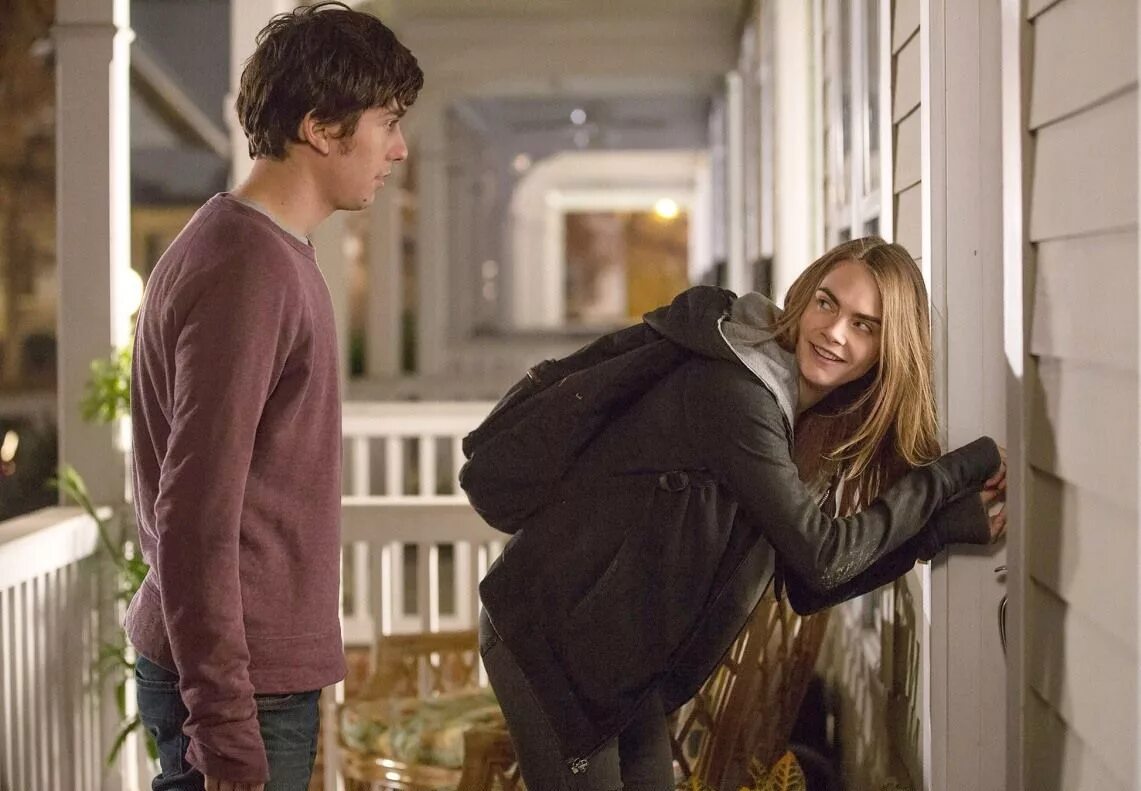 Город эмбер побег. Город кинофильмов. Город кинофильмов. Город кинофильмов. Город кинофильмов.