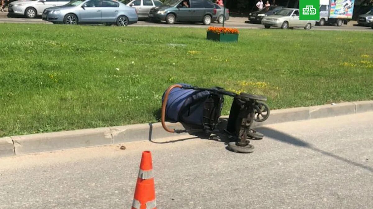 Мать сбитых детей в солнцево. Сбито трое детей. Сбито трое детей. Родители погибших детей в солнцево. Сбито трое детей.
