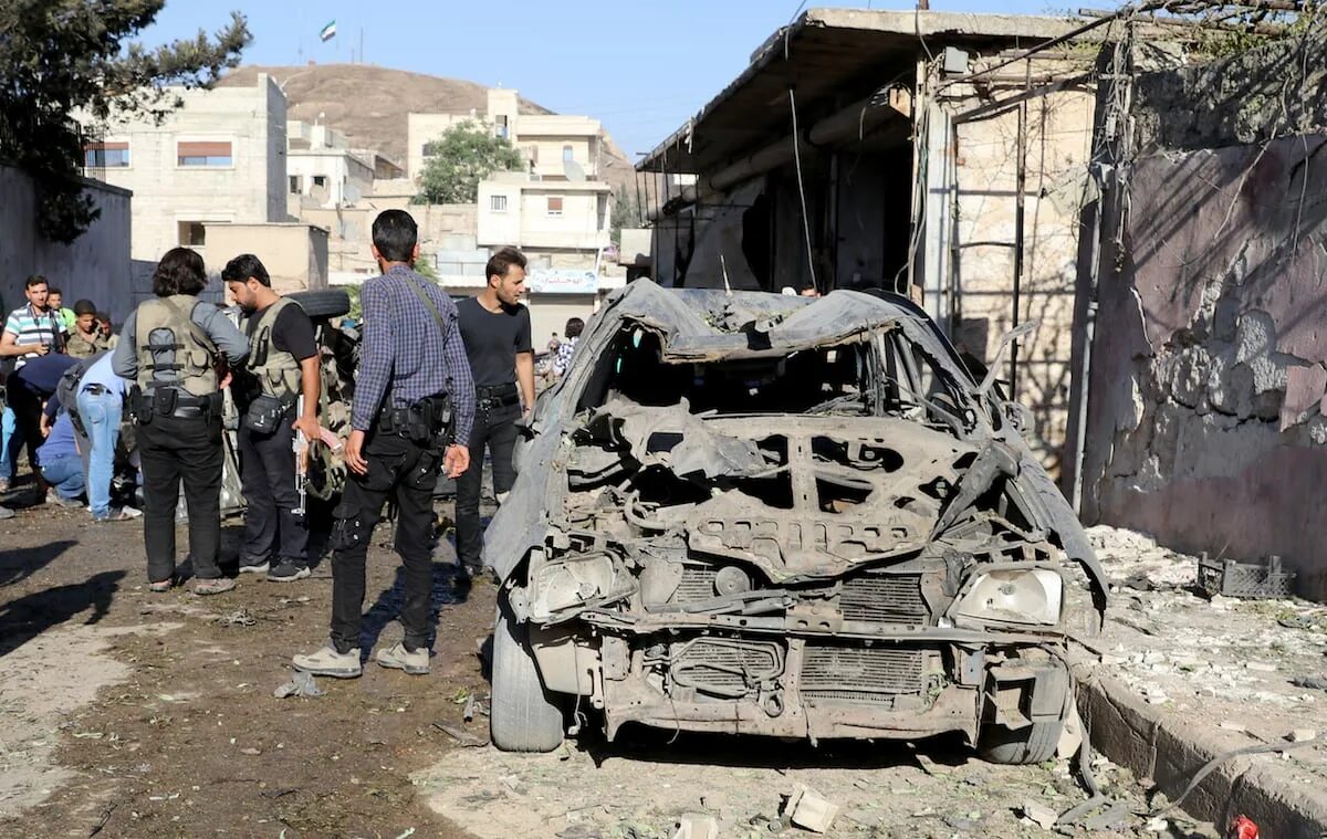 Школы в Сирии. Взорванная машина в Сирии. Взорванный пикап. Пикап в Сирии. Фото авто террористов