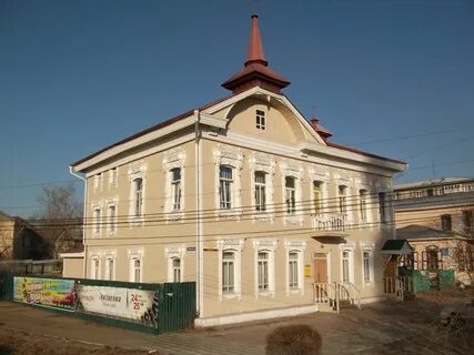 Двухэтажное подворье