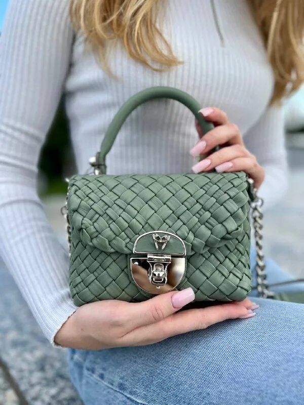 Bags belts. сумка фенди черная кожаная. яркая сумка на лето. A bag/s belts. сумка fabretti 17093-13.