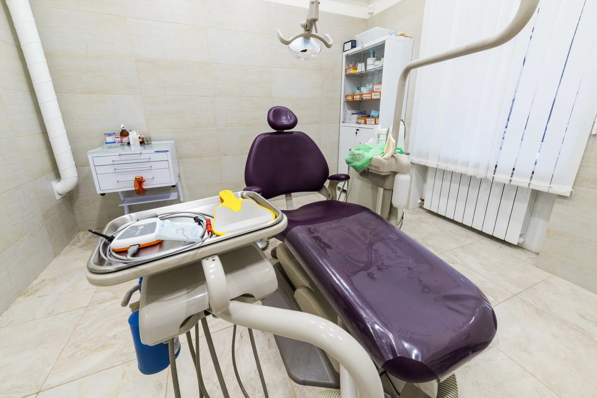 Шикарная стоматологическая клиника. Luxe stom. Стоматология метро дубровка шарикоподшипниковская. Владелец стоматологии. Стоматология зубр.