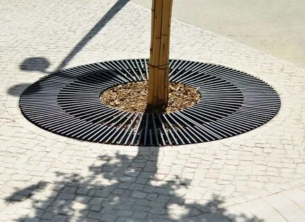 Oxford Tree grate - aréa street furniture 