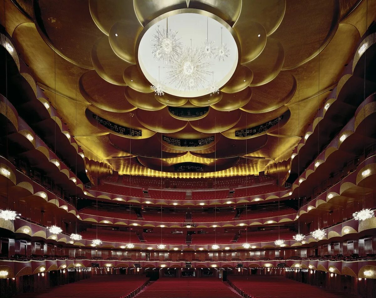 Метрополитен-опера, Нью-Йорк, США. The Metropolitan Opera House Нью-Йорк США. Метрополитен опера в Нью-Йорке зал. Метрополитен опера театр. Самые большие оперные театры