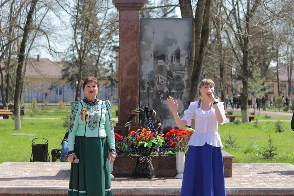 Погода в новопавловске на 10 ставропольского края. Новопавловск парк. Город Новопавловск Ставропольский край. Г Новопавловск Ставропольский край парк. Новопавловска памятник казакам.