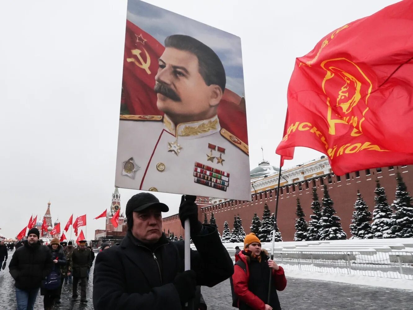 21 апреля день рождения сталина. День рождения Сталина. Кадры со Сталиным на красной площади. Дата рождения Сталина. Два дня рождения Сталина.