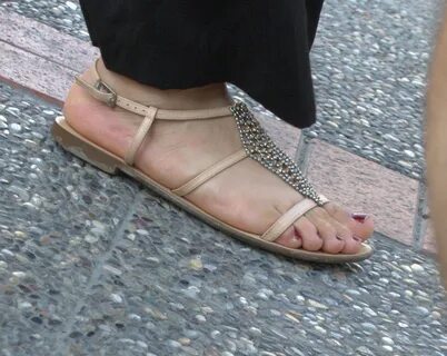 Candid sandals