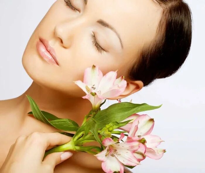 Косметология здоровье. Фон для салона красоты. Красота лица. Косметология здоровье. Натуральная косметика девушка.