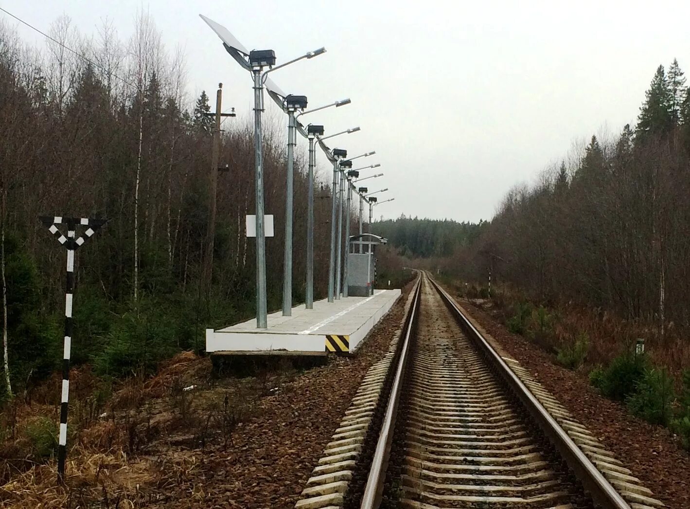 Аэропорт старая платформа внуково. Платф. Станция монино платформа. Поезд через шоссе. Платформа стрешнево рижского направления.