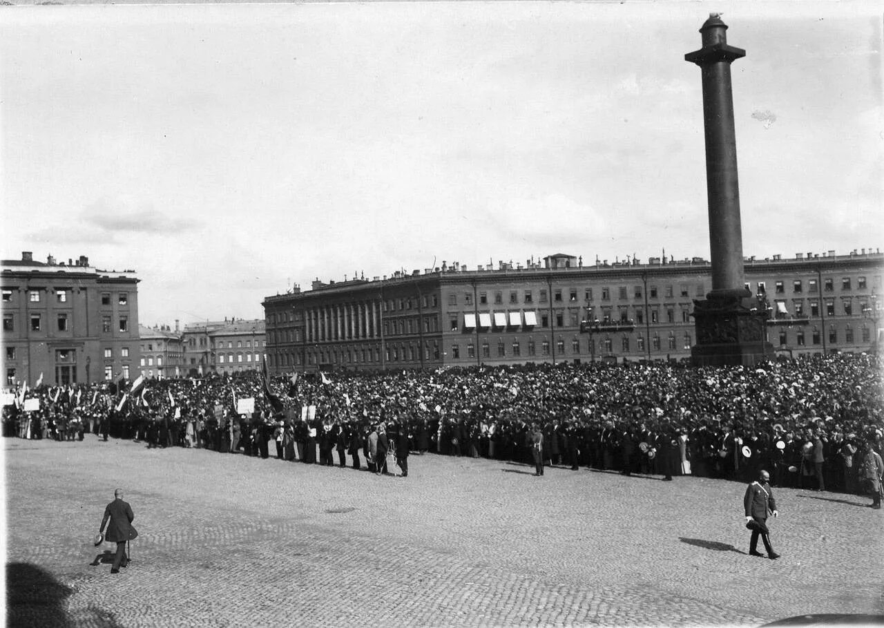 Дворцовая площадь в санкт петербурге в 1914. 6 августа 1914 г. 6 августа 1914 г. 20 августа 1914 гумбинненское сражение. 6 августа 1914 г.