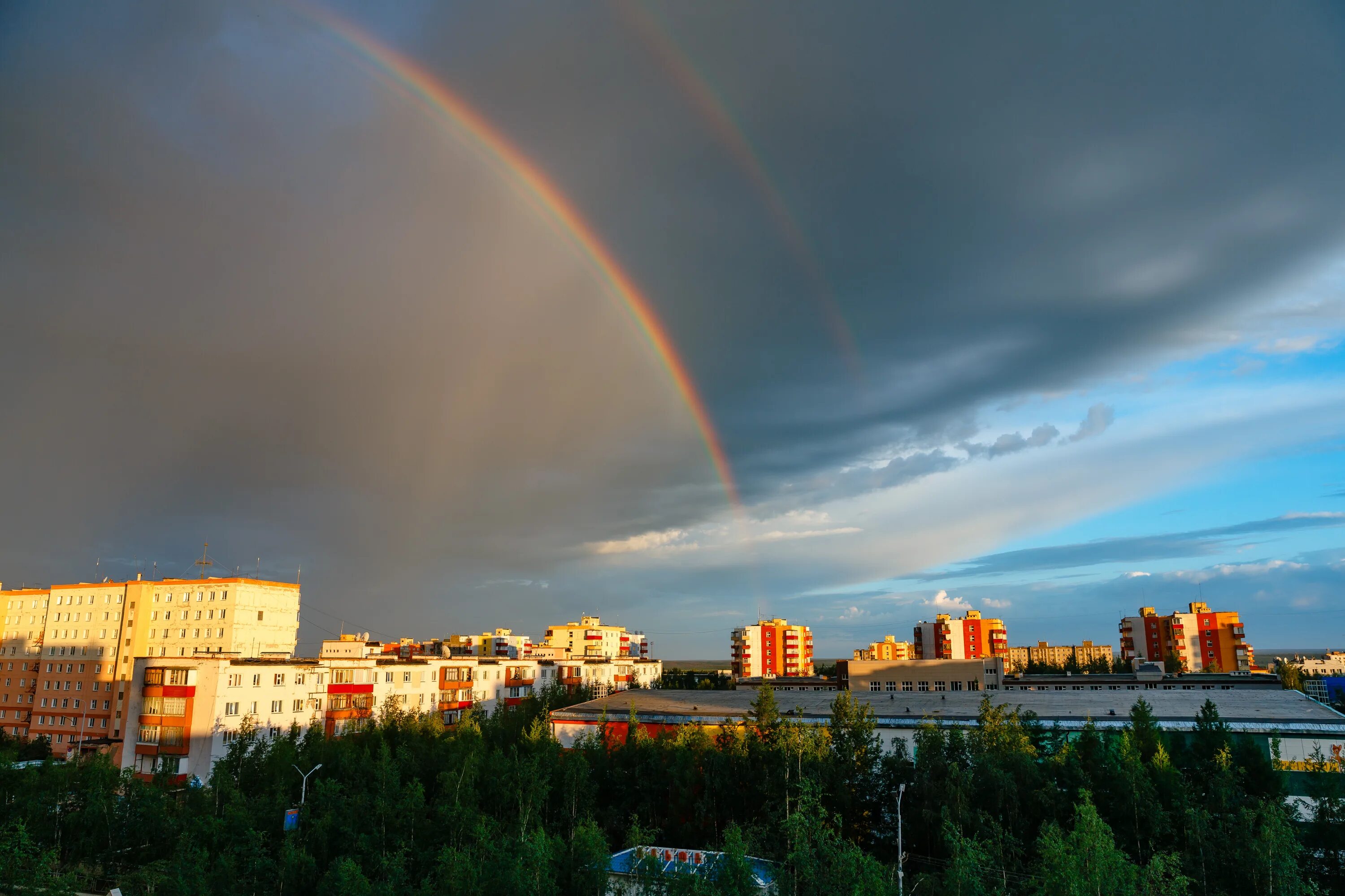 Мирный Якутия. Город Мирный Якутия фото. Атмосфера город Мирный. Три меча Мирный Якутия.