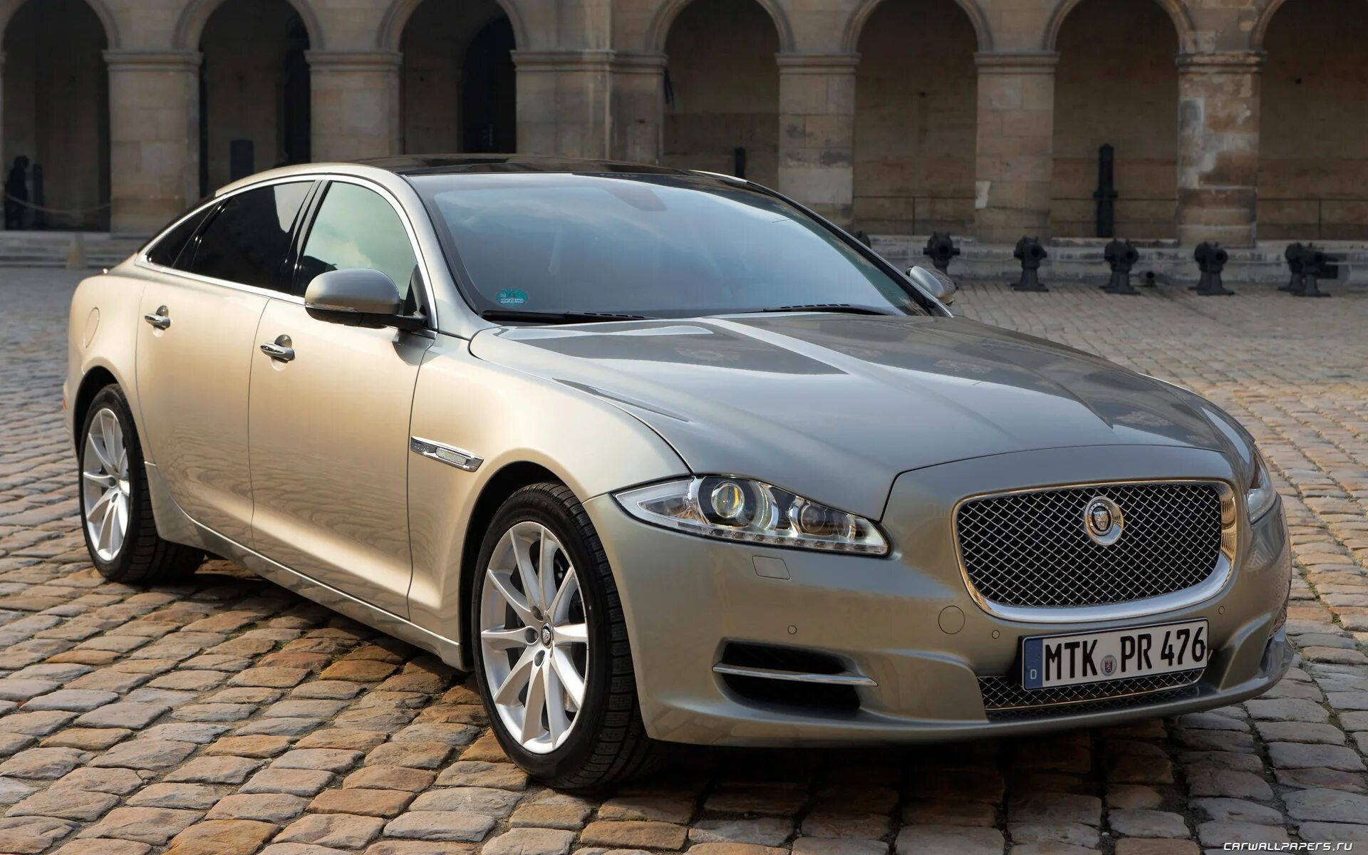 Автомобили иномарки цены. Jaguar XJ 2009. Ягуар XJ 2012. Ягуар XJ 351. Jaguar XJ (x351) 2009.