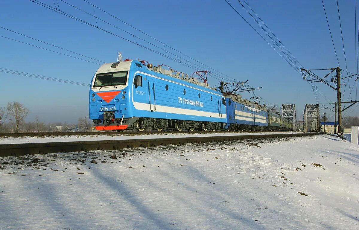 Поезд 18 м. Эп1м 444. Эп4 электровоз. Электровоз эп1м. Локомотив эп1м.