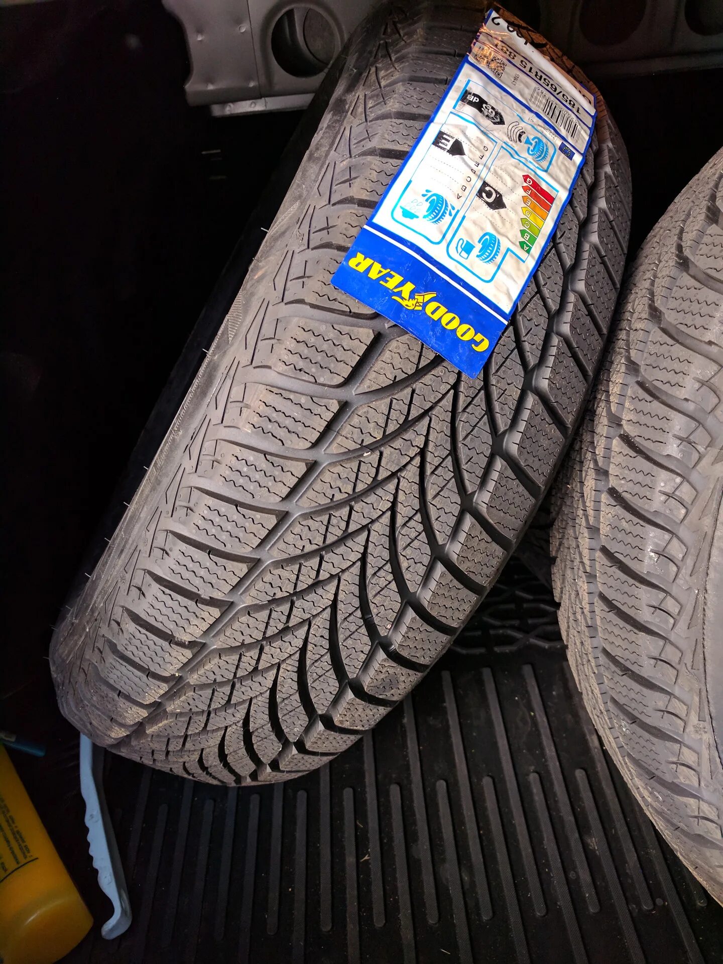 Шина гудиер айс. Ультра грип айс 2 Goodyear. Goodyear ULTRAGRIP Ice 2 195/65 r15. Goodyear ULTRAGRIP Ice 2 185/65 r15. Goodyear ULTRAGRIP Ice 2 185/60 r15.