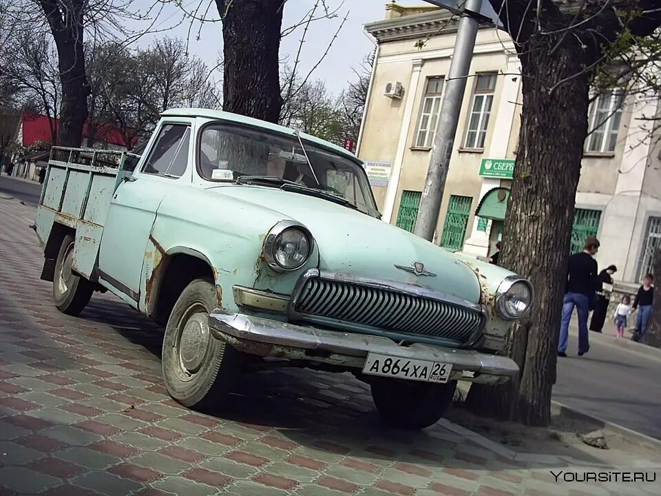 Самые советские машины. ГАЗ м21 Волга пикап. ГАЗ 21 пикап. ГАЗ 21 Волга фургон. ГАЗ 21 пикап заводской.
