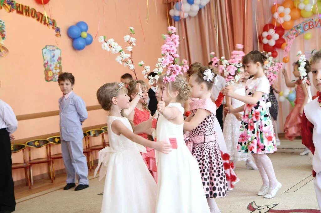 Танец игрушек выпускной в саду. Выпускной в саду. Выпускной в детском саду. Фотосессия на выпускной в детском саду. Выпускной утренник в садике.