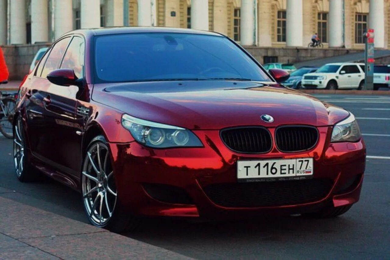 М5 тень. BMW m5 e60 Red. БМВ м5 е60 Давидыча. БМВ m5 e60 Золотая.