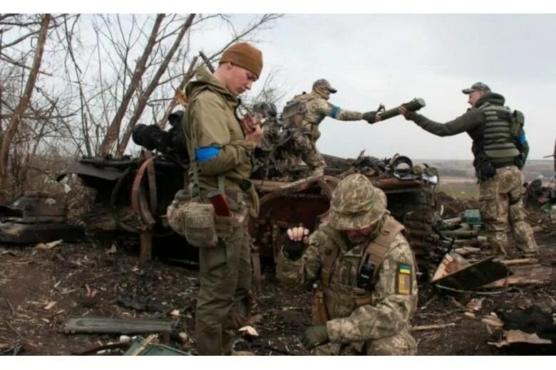 Ежедневно гибнет. Военные действия. Русский солдат. Убитые украинские военные.
