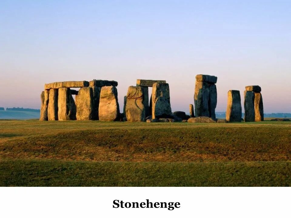 Стоунхендж. Стоунхендж святилище друидов. Стоунхендж летнее солнцестояние. Stonehenge in English. The famous stonehenge