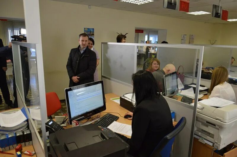 Работники мфц в воскресенске. Директор мфц лыткарино. Мфц в воскресенском. Мфц воскресенск сотрудники. Директор мфц воскресенск.